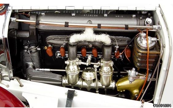 模型車收藏分享[004-CMC-M055, 1/18, Mercedes-Benz SSKL, Mille Miglia, 1931（白象）]