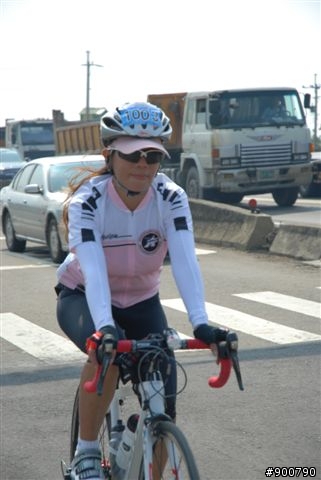 400K照片上午11:00~13:00香山～下午15:00左右～竹圍漁港