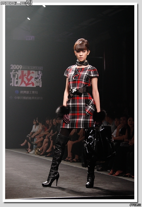 [冷門鏡]EF 28-300mm F3.5-5.6L IS USM 蓋的出樓嗎?