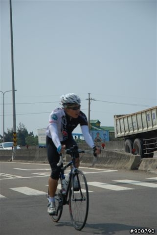 400K照片上午11:00~13:00香山～下午15:00左右～竹圍漁港