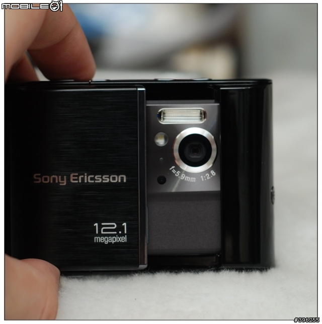 開過了還是要開這是01傳統~差點心碎的..SonyEricsson Satio開箱 10/20新增包膜+伸縮觸控筆