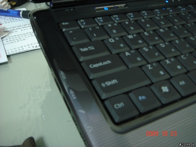 華碩新機搭載win7 64位元筆電 F83vf 簡單開箱文(新增XP灌法)