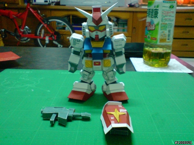 turbolabo的初鋼彈rx-78紙模型!