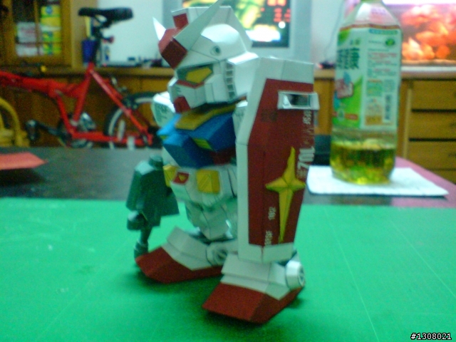 turbolabo的初鋼彈rx-78紙模型!