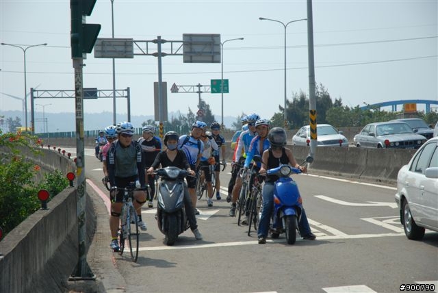 400K照片上午11:00~13:00香山～下午15:00左右～竹圍漁港