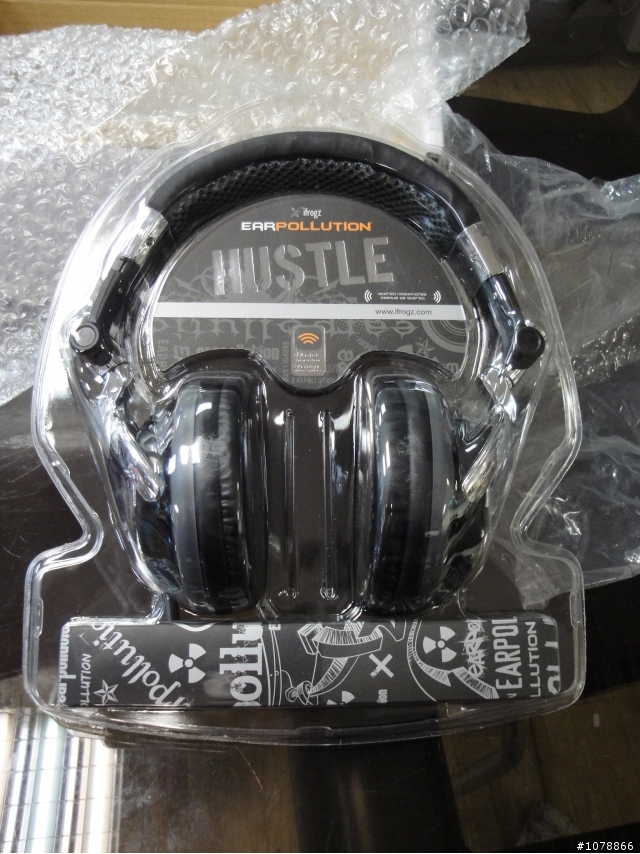 [開箱]iFrogz EarPollution DJ Style耳機開箱文