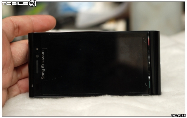 開過了還是要開這是01傳統~差點心碎的..SonyEricsson Satio開箱 10/20新增包膜+伸縮觸控筆