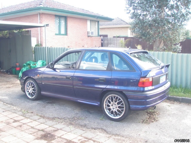 分享一台經典車 97'Holden ASTRA-F GSI 5D