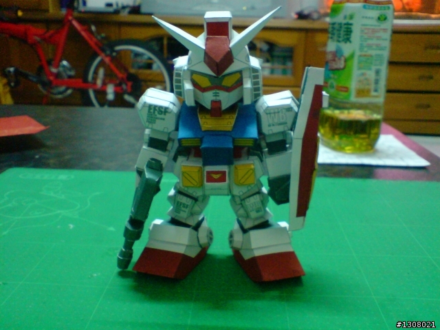 turbolabo的初鋼彈rx-78紙模型!