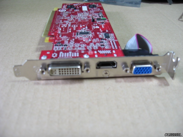 請問要如何知道 顯示卡的 CHIP 及RAM 容量.