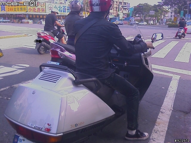 請問這是什麼車？