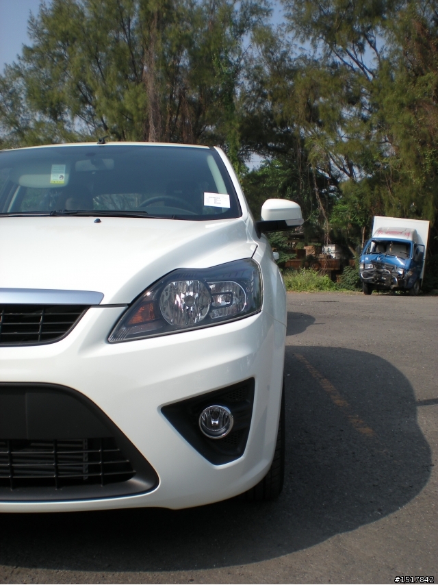 09 5D FOCUS TDCI(半開箱照)