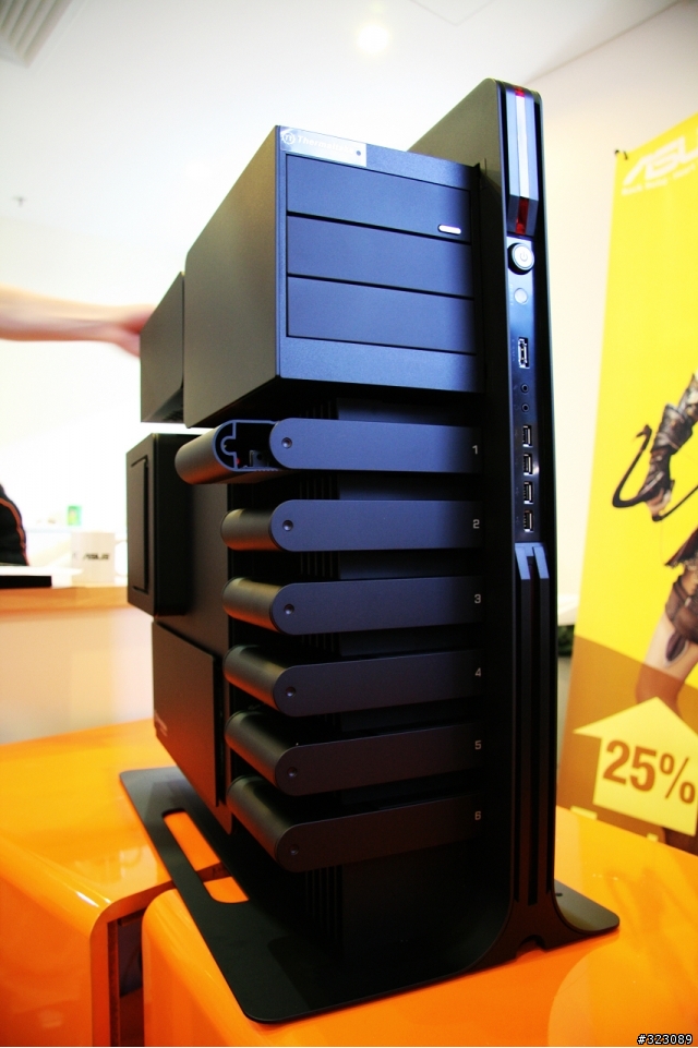 [開箱文]  Thermaltake  Level 10