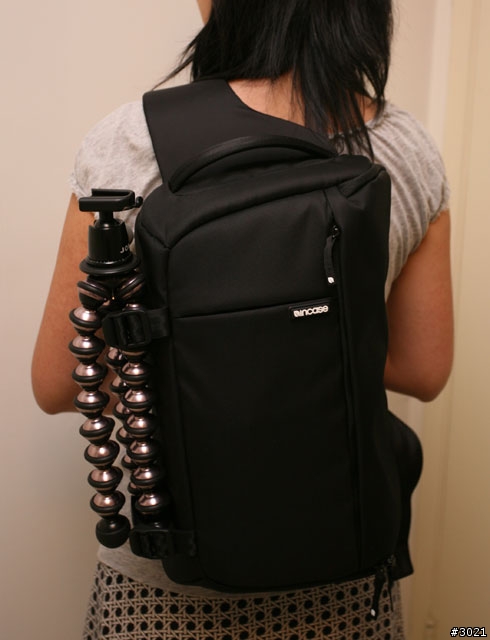 [簡易分享]簡單有型的Incase DSLR Sling Pack 單肩背包