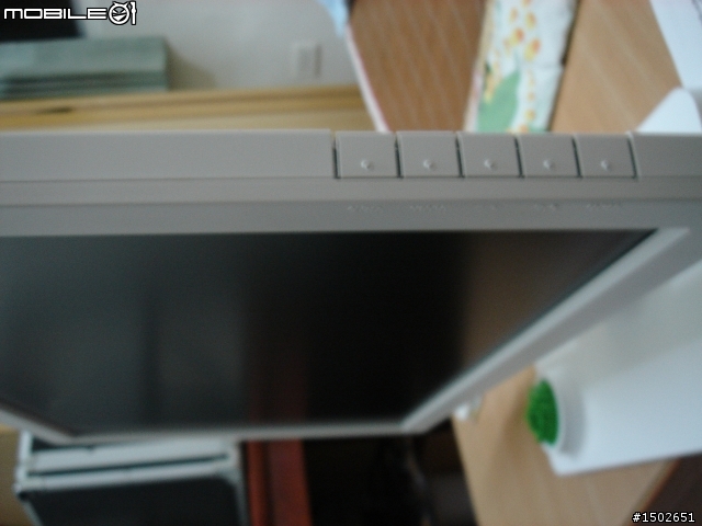 [超不專業新手開箱文] BenQ V2400Eco 螢幕開箱
