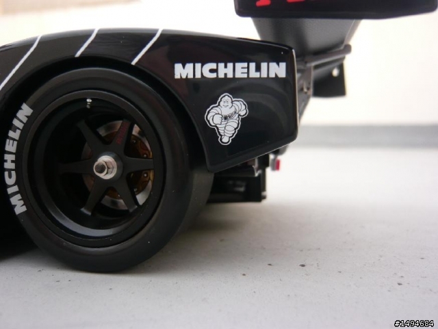 模型車收藏分享[018-Exoto-RLG19190, 1/18, Sauber-Mercedes C9 #61, 1988]