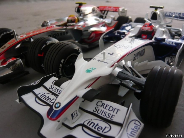 模型車收藏分享[010-Minichamps & Hotwheel, 1/18, F1 賽車]