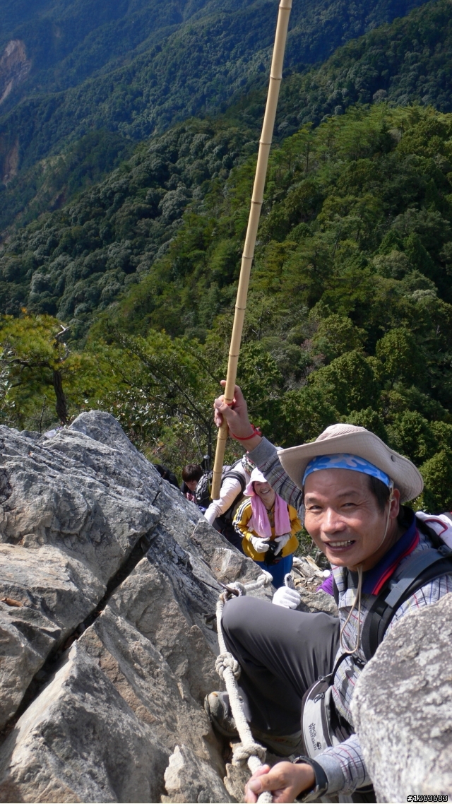 [分享] 不是騎腳踏車的爬山之旅---鳶嘴山+稍來山！