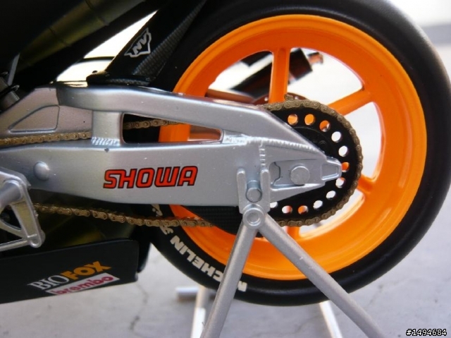 模型車收藏分享[012-Minichamps, 1/12, 小飛俠 Rossi, Moto GP 機車]