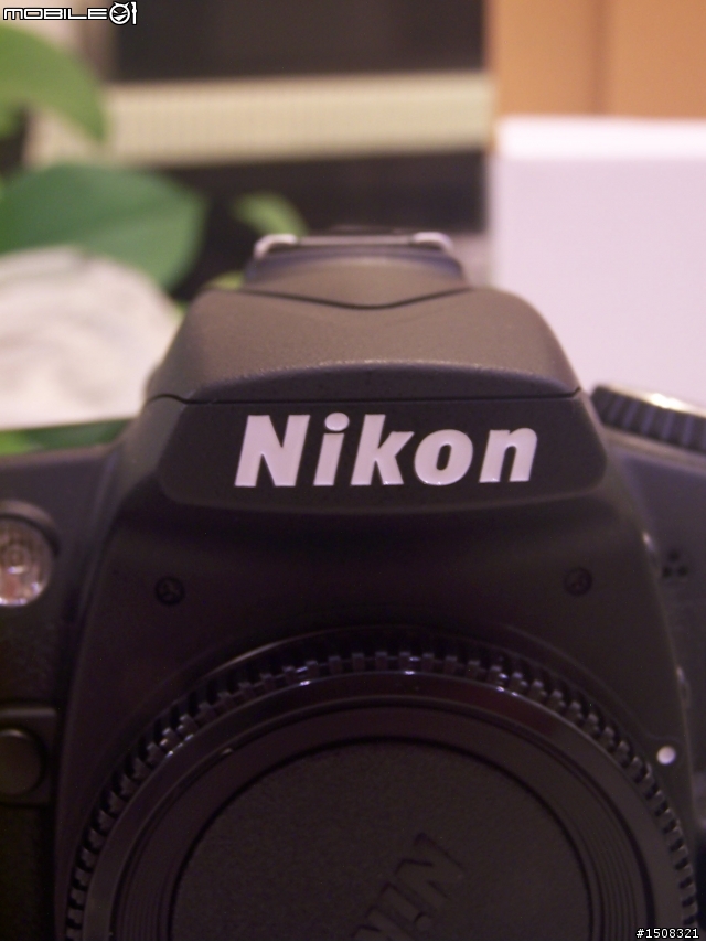 11/13 NIKON D90 + 18-105mm 開箱文