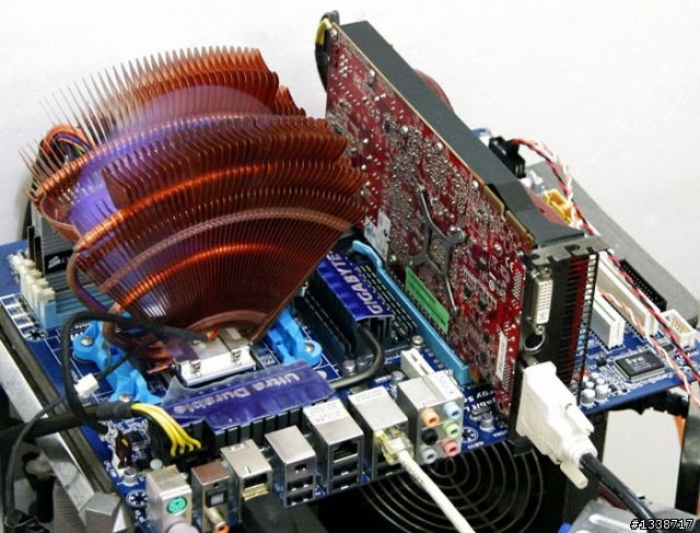 [最便宜的四核心CPU]入手AMD 低溫45奈米Athlon II X4 620不用花大錢（圖多）