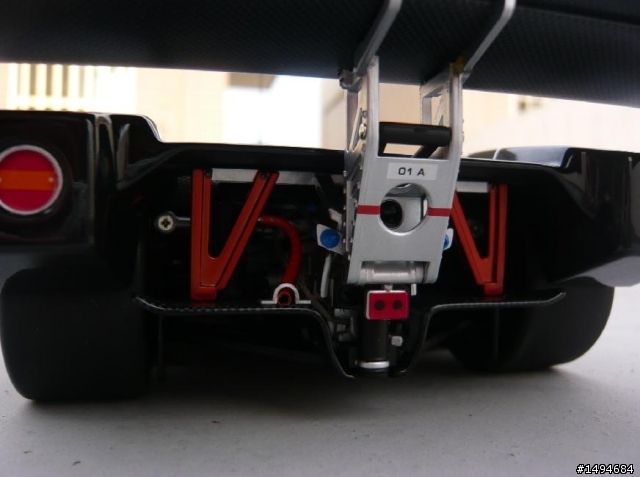 模型車收藏分享[018-Exoto-RLG19190, 1/18, Sauber-Mercedes C9 #61, 1988]
