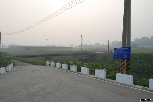 [分享]屏東縣高屏溪左岸綠色廊道--萬丹堤防及萬新吊橋工程(最新消息2/10完工)