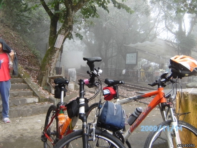 [遊記]獨立山國家森林步道之鐵道~牽車~扛車雲霧飄渺之旅!
