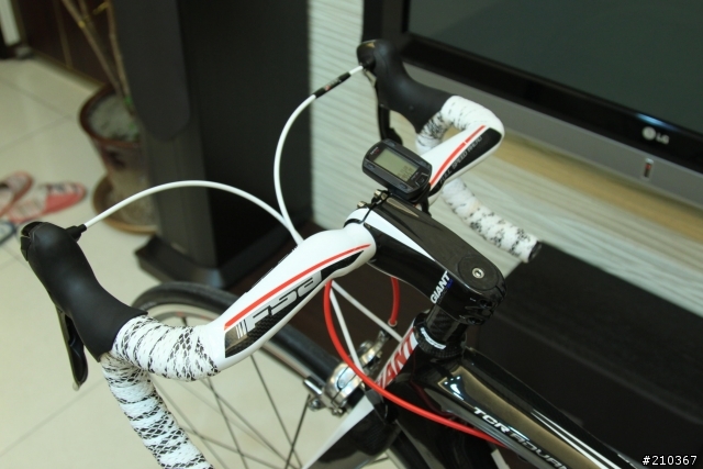 [分享]fi'zi:k Arione K:1 & 2010年GIANT Advanced SL 1