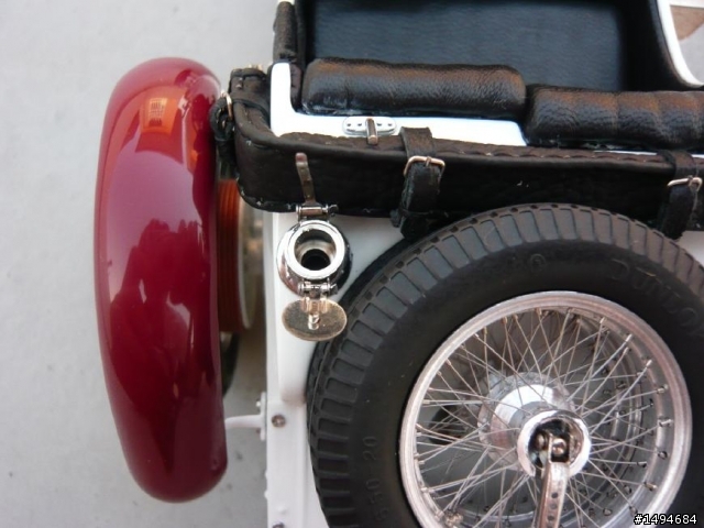 模型車收藏分享[004-CMC-M055, 1/18, Mercedes-Benz SSKL, Mille Miglia, 1931（白象）]