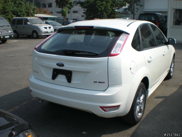 09 5D FOCUS TDCI(半開箱照)