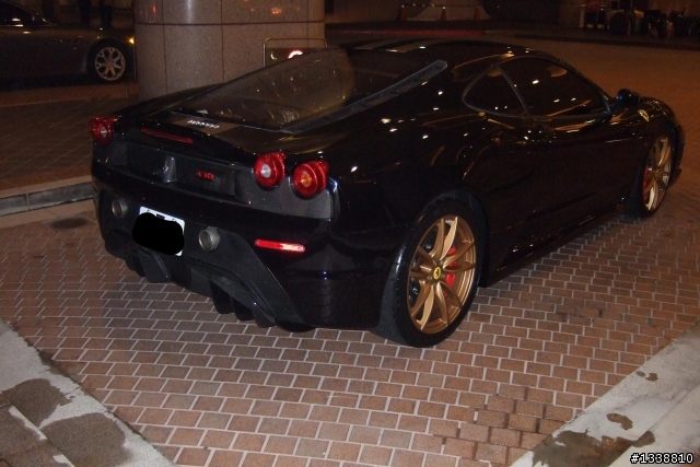 我也有拍到君悅那台430Scuderia  但.........馬走了  來了更猛的  連430車主都忍不住拍牠幾張
