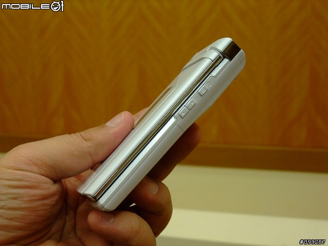 docomo F-O1B圖片分享