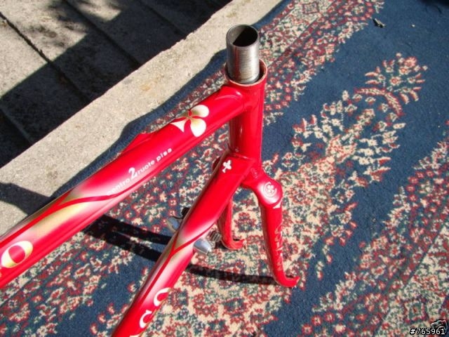 COLNAGO車架塗裝與年份？