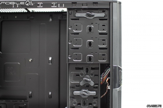 [開箱]曜越 Thermaltake V3 黑化版-超值平價機殼