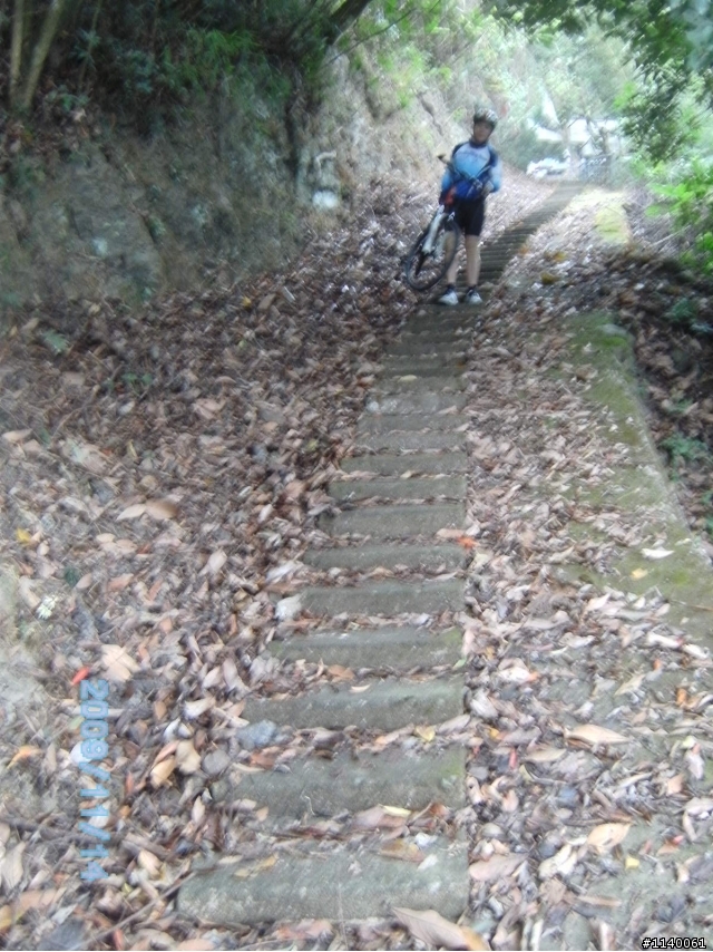 [遊記]獨立山國家森林步道之鐵道~牽車~扛車雲霧飄渺之旅!