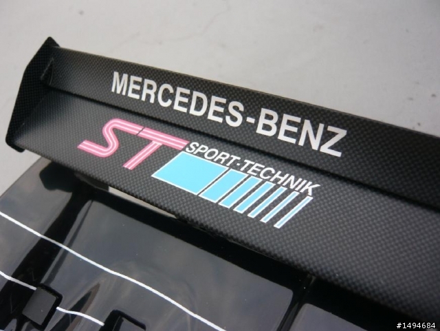 模型車收藏分享[018-Exoto-RLG19190, 1/18, Sauber-Mercedes C9 #61, 1988]
