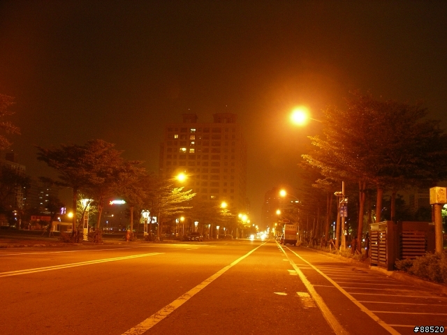 【分享】夜騎路線新選擇-凹子底森林公園(農十六)