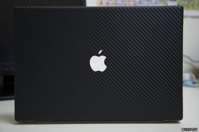 [分享] Macbook Pro Carbonized! 舊麥書也來碳纖化