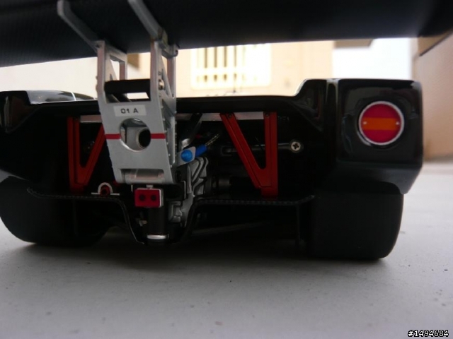 模型車收藏分享[018-Exoto-RLG19190, 1/18, Sauber-Mercedes C9 #61, 1988]