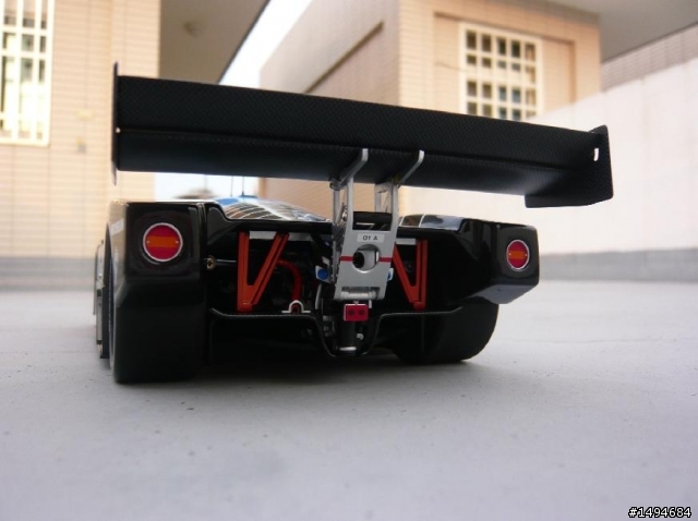 模型車收藏分享[018-Exoto-RLG19190, 1/18, Sauber-Mercedes C9 #61, 1988]