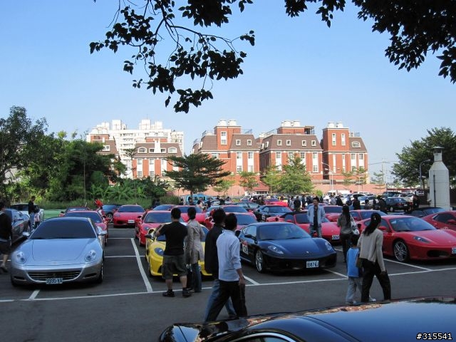 台中馬兒遊行~圖多