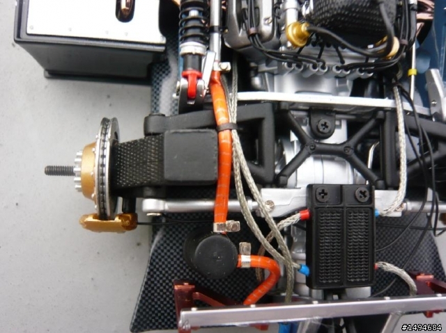 模型車收藏分享[018-Exoto-RLG19190, 1/18, Sauber-Mercedes C9 #61, 1988]