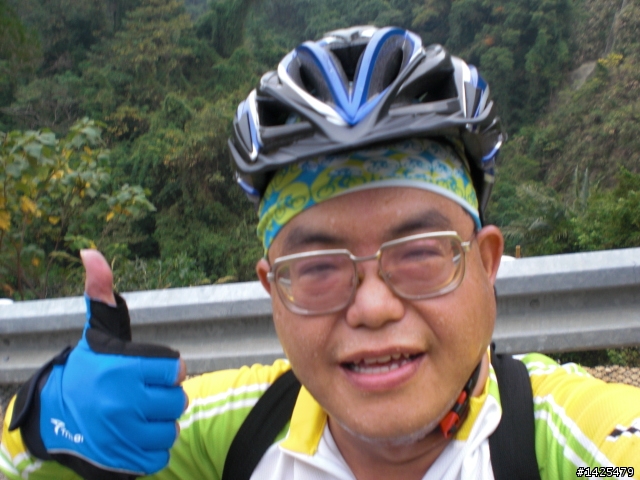 11月7日苗栗100K有騎完就有獎章(不論有無報名) 起點蓋章,中繼章蓋章,終典領獎章(還有吃的,棒!我又瘦一公斤)