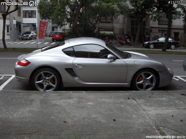 [巧遇] Porsche Cayman S