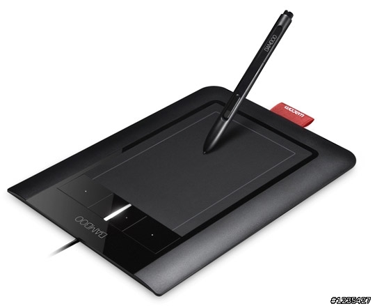 {開箱}新入手的WACOM 繪圖板