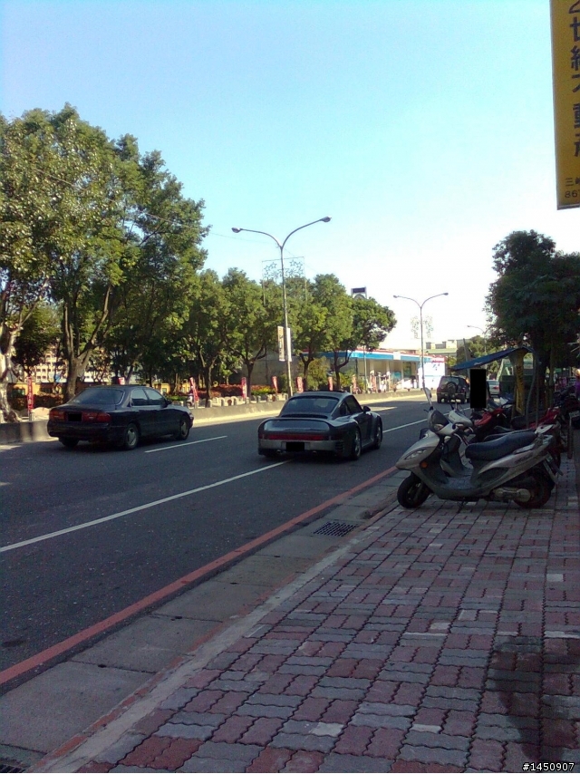 這台PORSCHE是...?