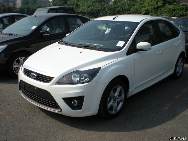 09 5D FOCUS TDCI(半開箱照)