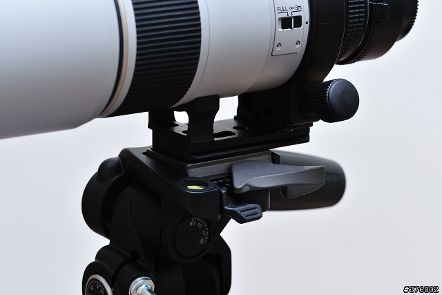 [分享] Nikon AFS 300mm 的好幫手 Kirk NC-300 Replacement Lens Collar 腳架環