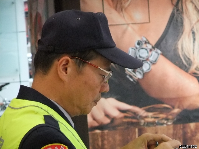 年底罰單開開開~ 大直北安路機車停車小心了!!! (有圖有真相)
